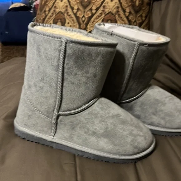 New in box Women's Shorty-New Mid Calf Winter Snow Boots 9.5 Gray - Picture 2 of 7